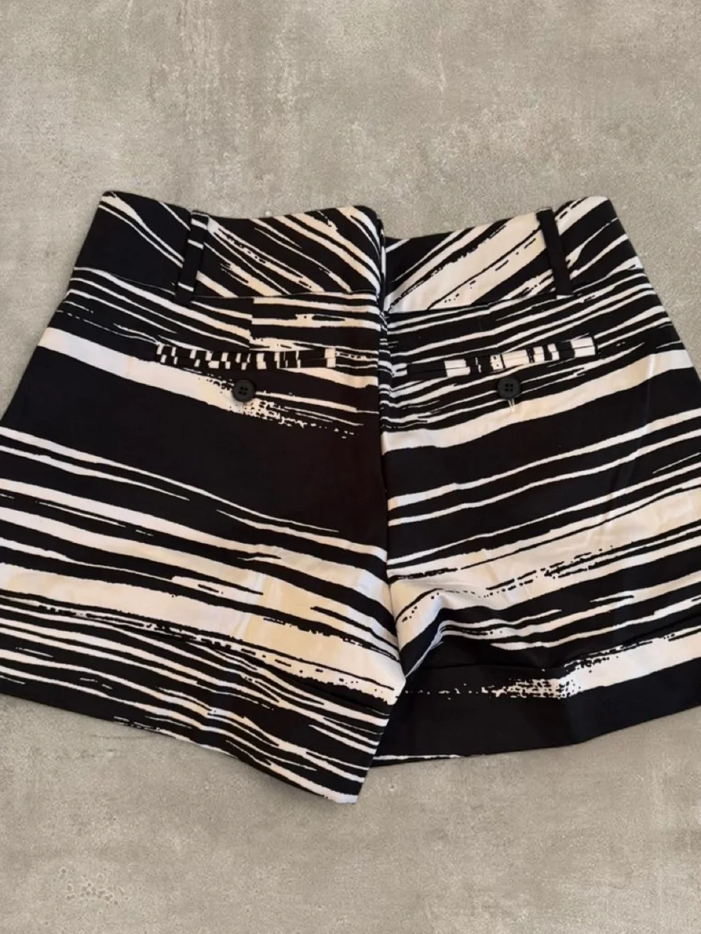 New York & Company Black and White High Waist Women’s Shorts